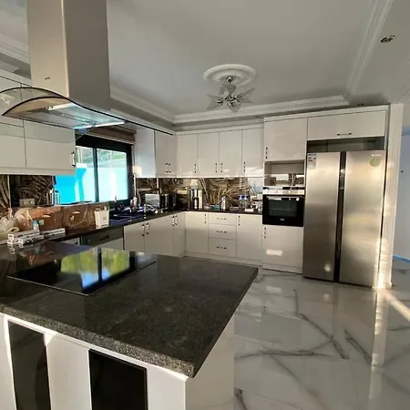 Super Luxury With 5bedroom,pool And Jacuzzi * Alanya