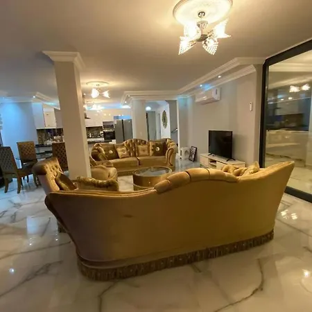 Super Luxury With 5bedroom,pool And Jacuzzi Vila