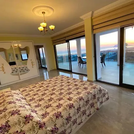 Super Luxury With 5bedroom,pool And Jacuzzi * Alanya