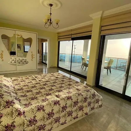 Super Luxury With 5bedroom,pool And Jacuzzi Vila
